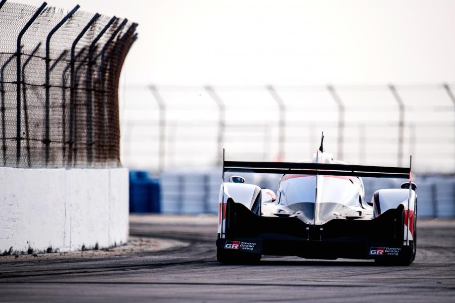  Toyota TS050 Hybrid 2018 года  (фото 9 из 20)